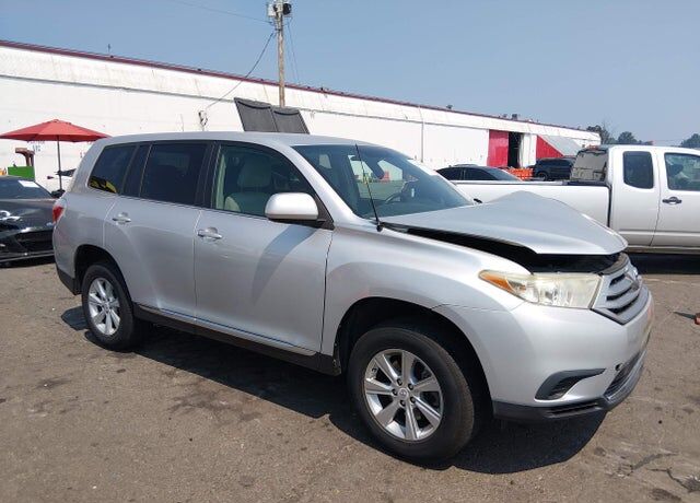 2011 TOYOTA Highlander