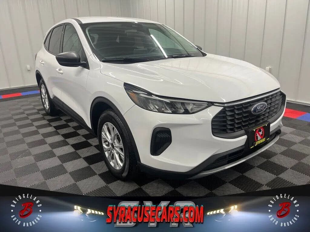 2025 FORD Escape