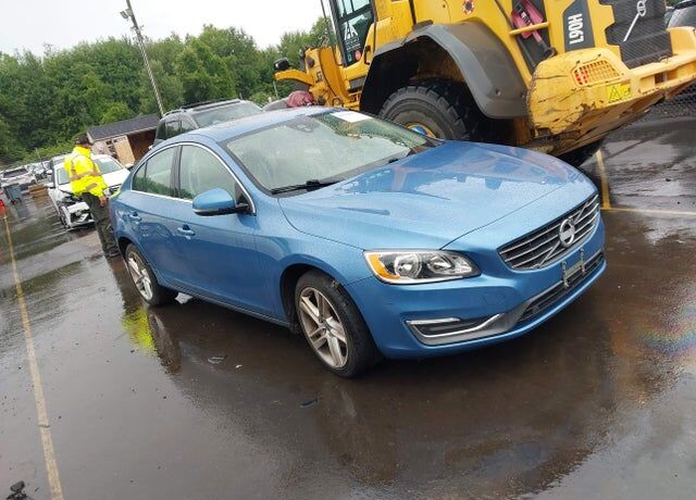 2015 VOLVO S60