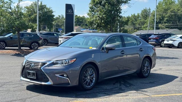 2018 LEXUS ES