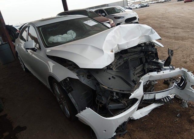 2018 VOLVO S90