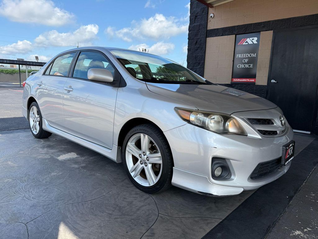 2013 TOYOTA Corolla