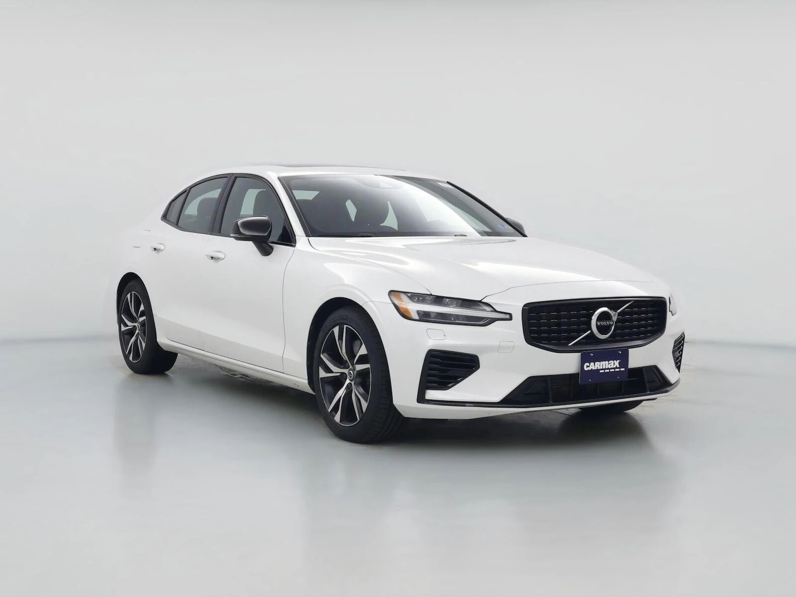 2022 VOLVO S60