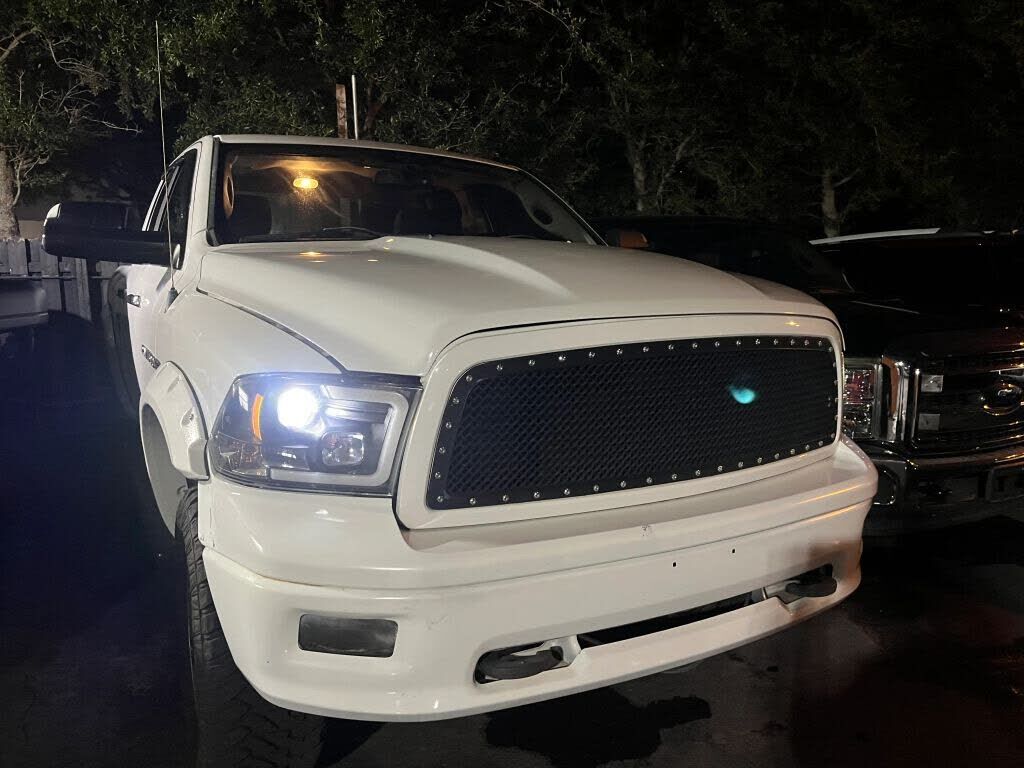 2011 DODGE Ram