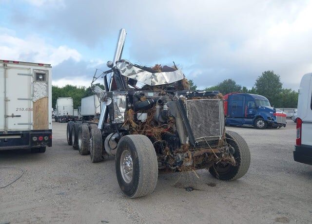 2002 PETERBILT 379