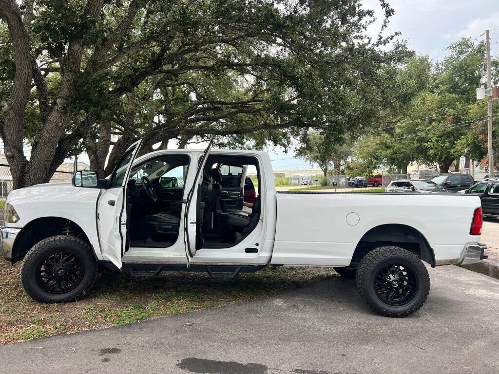 2011 DODGE Ram