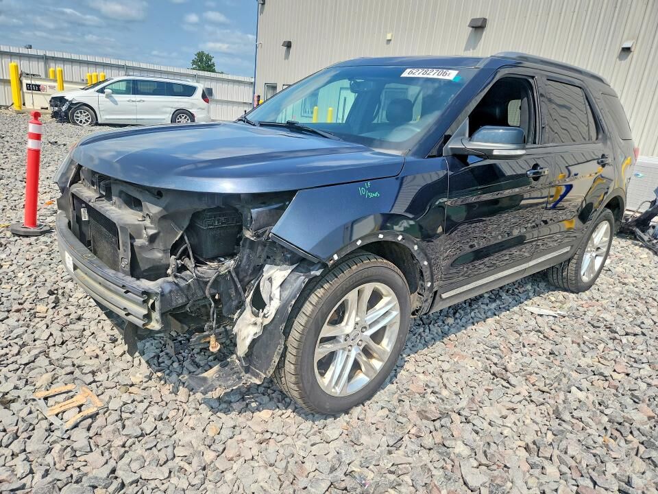 2017 FORD Explorer