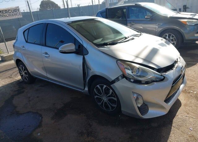 2016 TOYOTA Prius