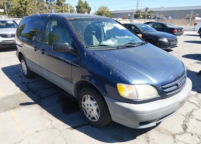 2001 TOYOTA Sienna