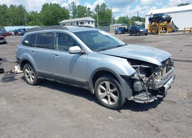 2013 SUBARU Outback