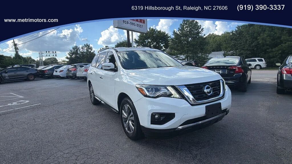 2020 NISSAN Pathfinder