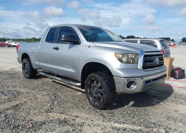 2011 TOYOTA Tundra