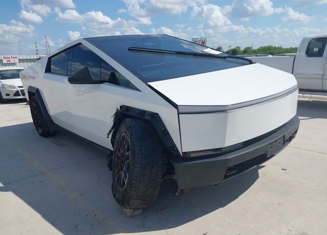 2024 TESLA Cybertruck