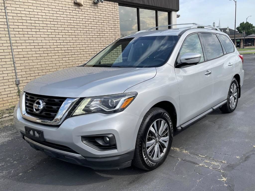 2017 NISSAN Pathfinder
