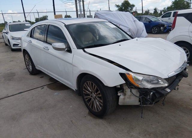 2012 CHRYSLER 200