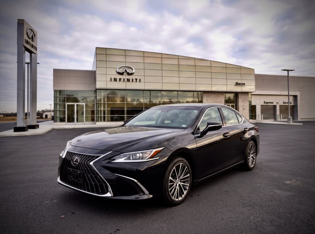 2025 LEXUS ES