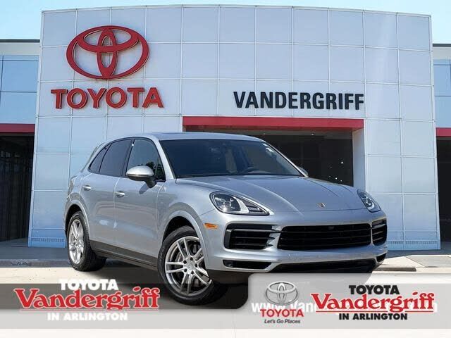 2023 PORSCHE Cayenne