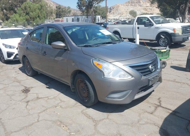 2017 NISSAN Versa