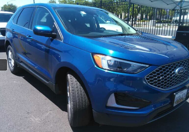 2024 FORD Edge