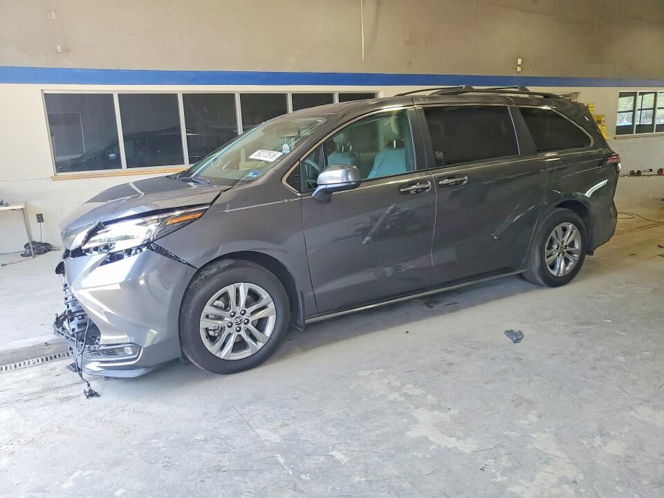 2025 TOYOTA Sienna