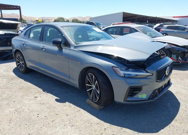 2023 VOLVO S60