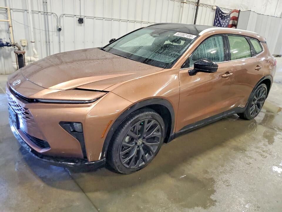 2025 TOYOTA Crown Signia