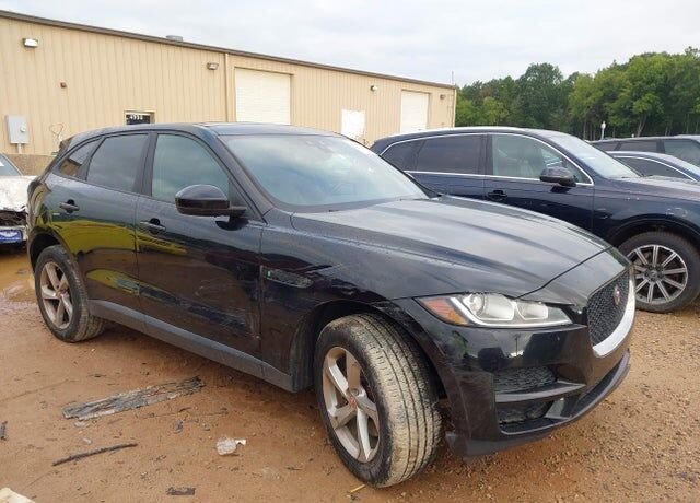 2017 JAGUAR F-Pace