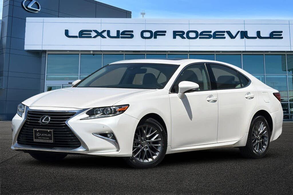 2018 LEXUS ES