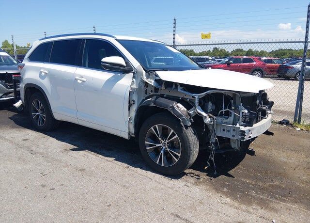2016 TOYOTA Highlander