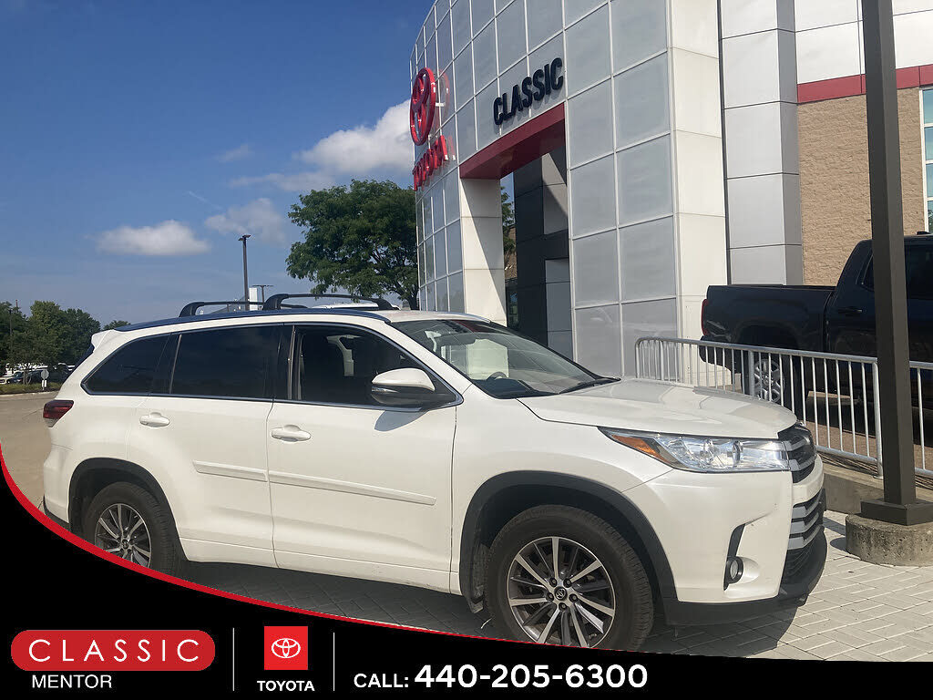 2017 TOYOTA Highlander