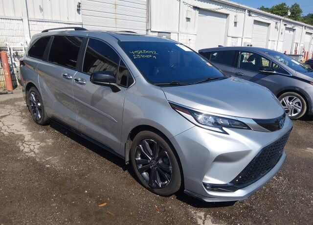 2023 TOYOTA Sienna
