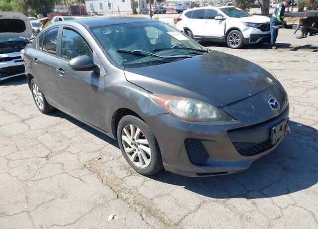 2013 MAZDA Mazda3
