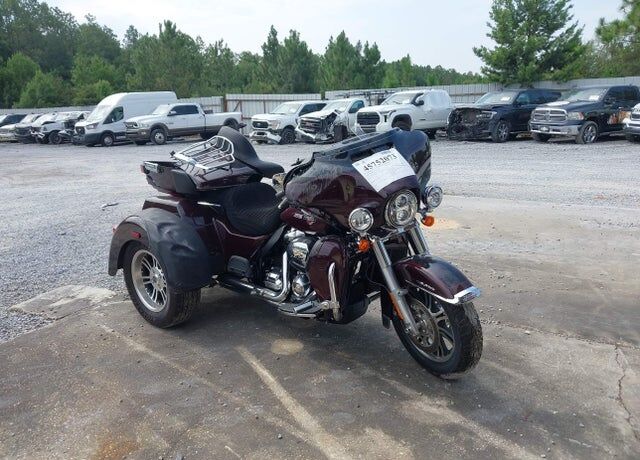 2022 HARLEY DAVIDSON FLHTCUTG / Tri Glide Ultra