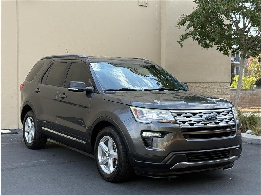 2019 FORD Explorer
