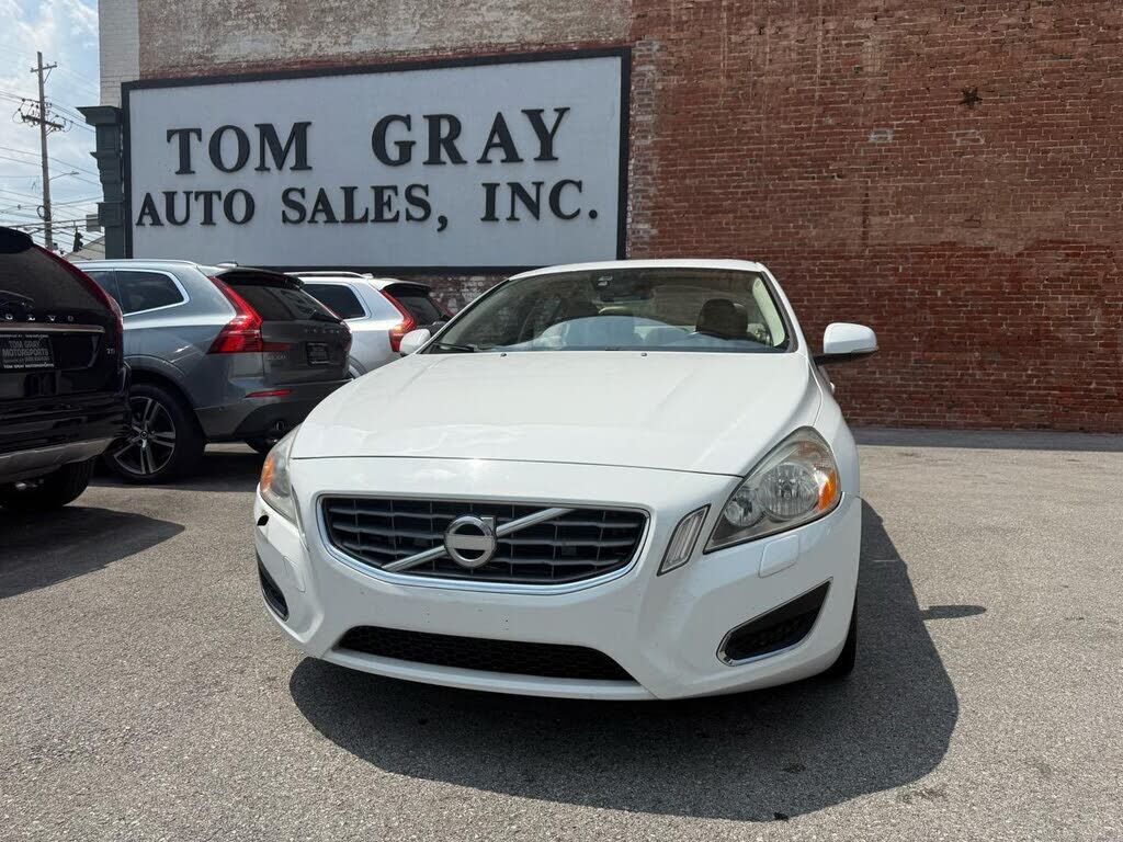 2013 VOLVO S60