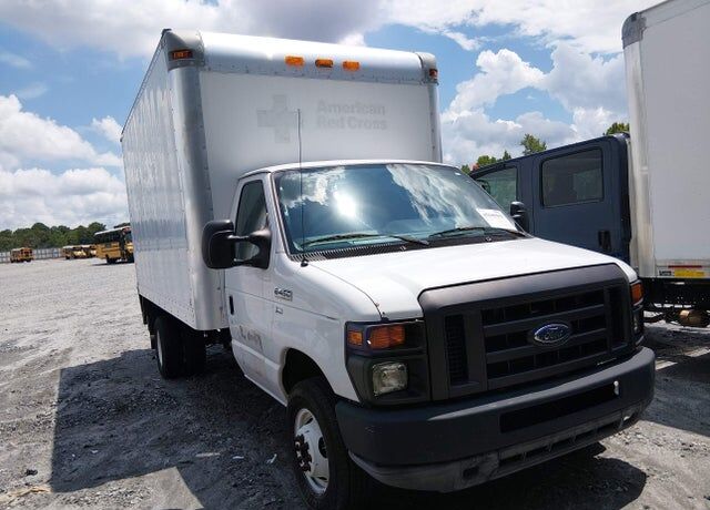 2011 FORD E-450