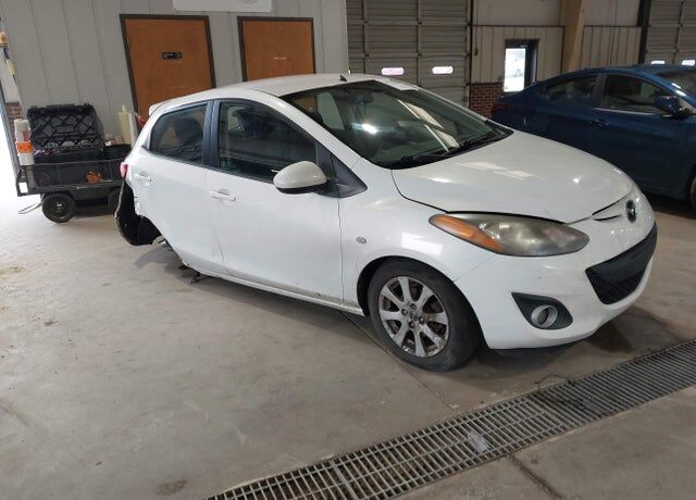 2013 MAZDA Mazda2