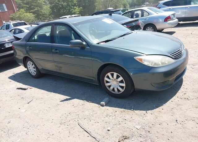 2005 TOYOTA Camry