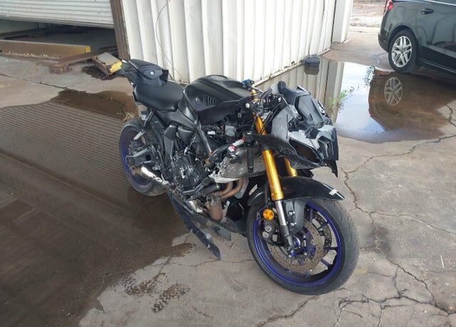 2025 YAMAHA YZF
