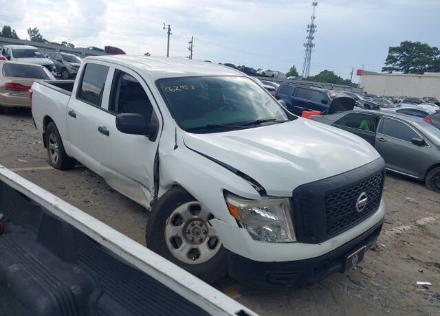2017 NISSAN Titan