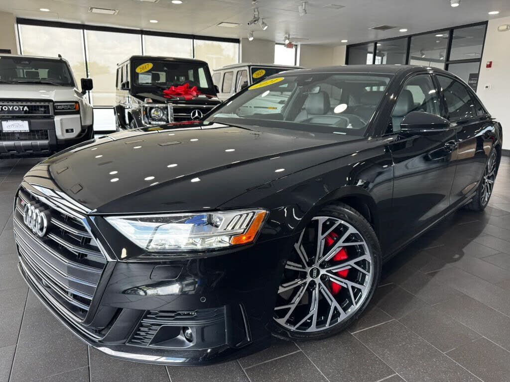 2021 AUDI S8