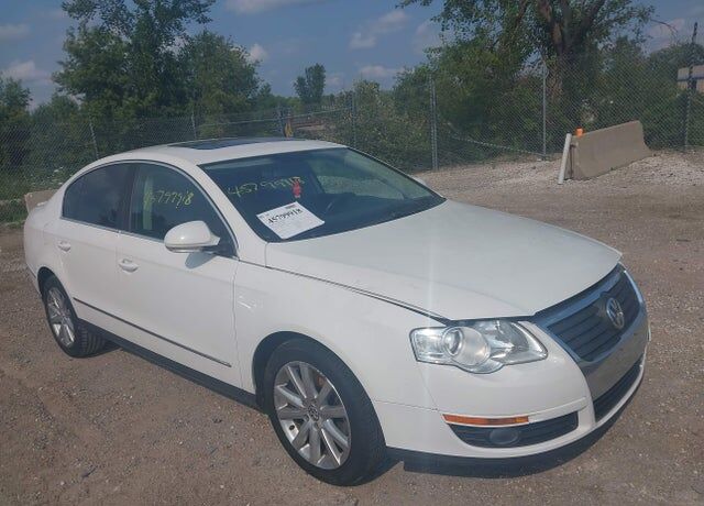 2010 VOLKSWAGEN Passat