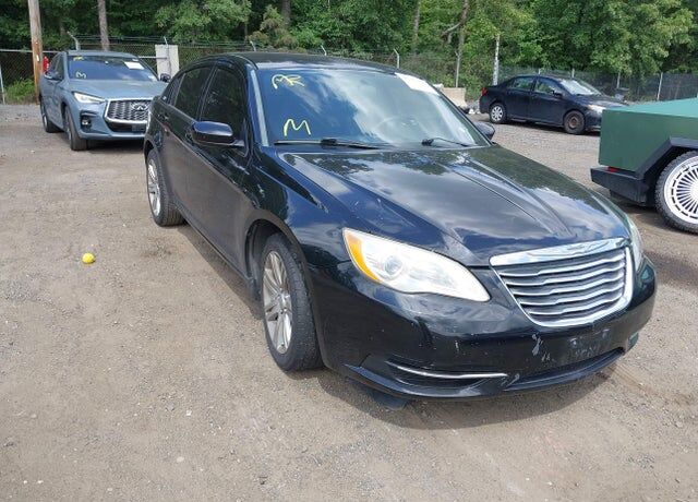 2013 CHRYSLER 200