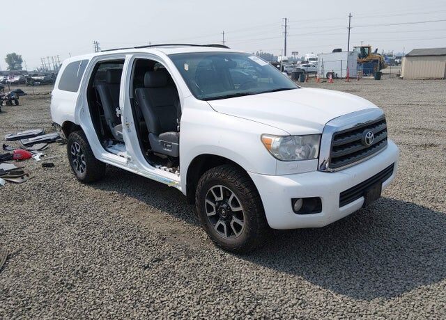 2013 TOYOTA Sequoia