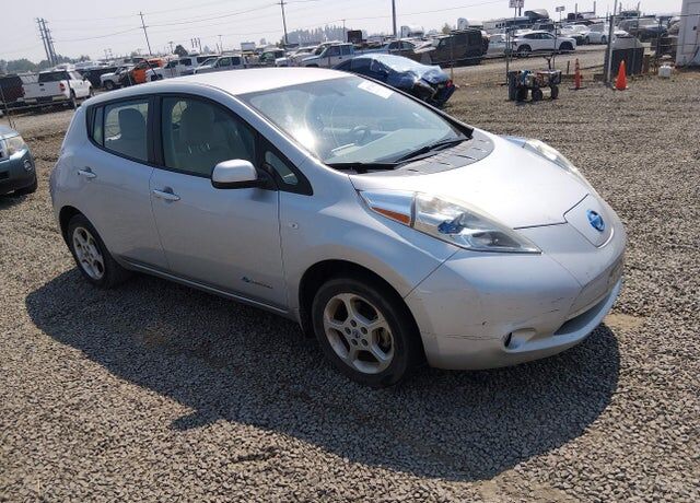 2011 NISSAN Leaf