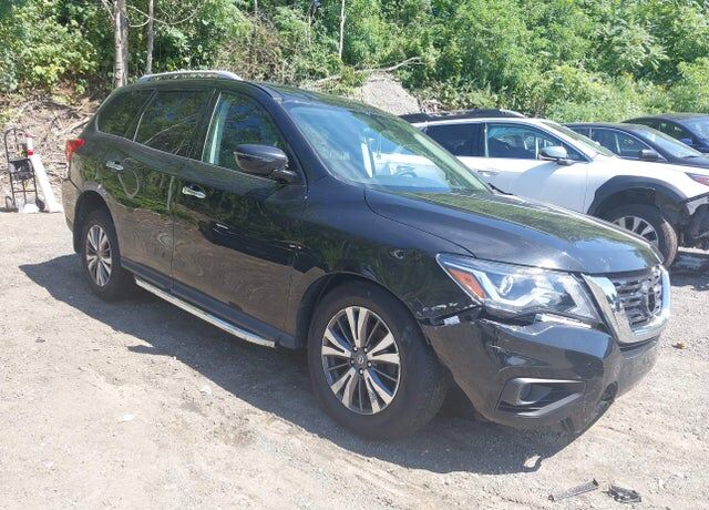 2017 NISSAN Pathfinder