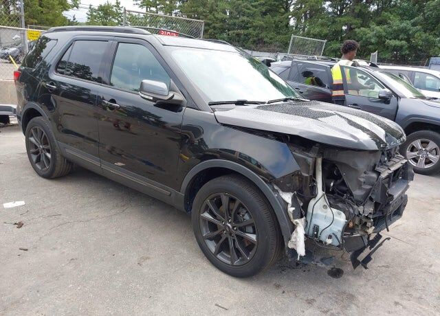 2017 FORD Explorer