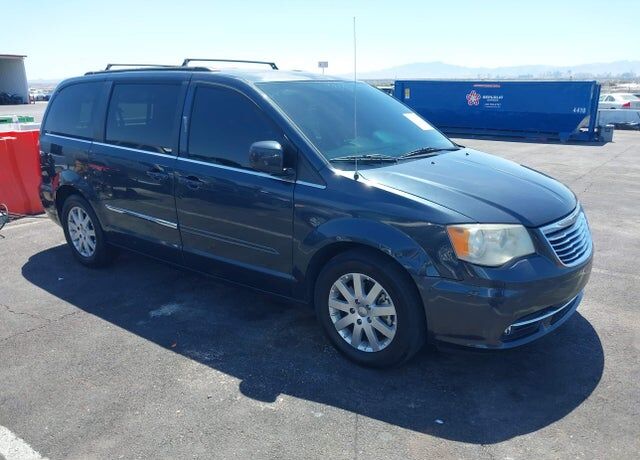 2014 CHRYSLER Town and Country