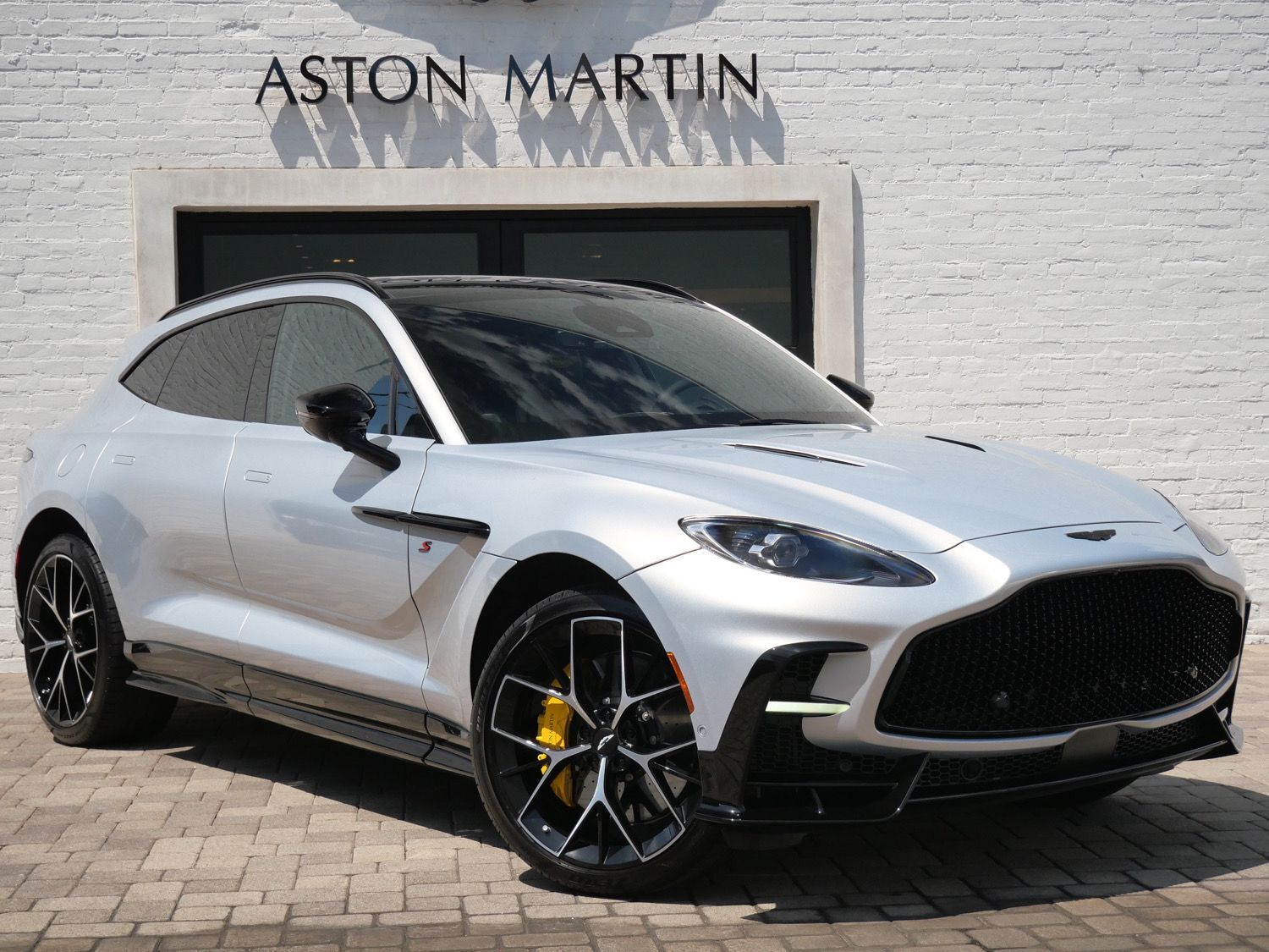 2026 ASTON MARTIN DBX