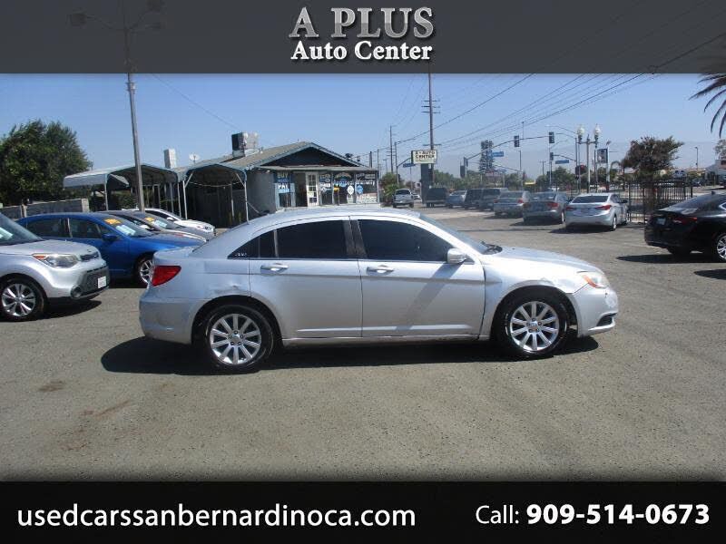 2011 CHRYSLER 200